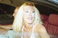 Face à Cyril Hanouna, Loana donne son avis sur “Culte”, la série sur “Loft Story”