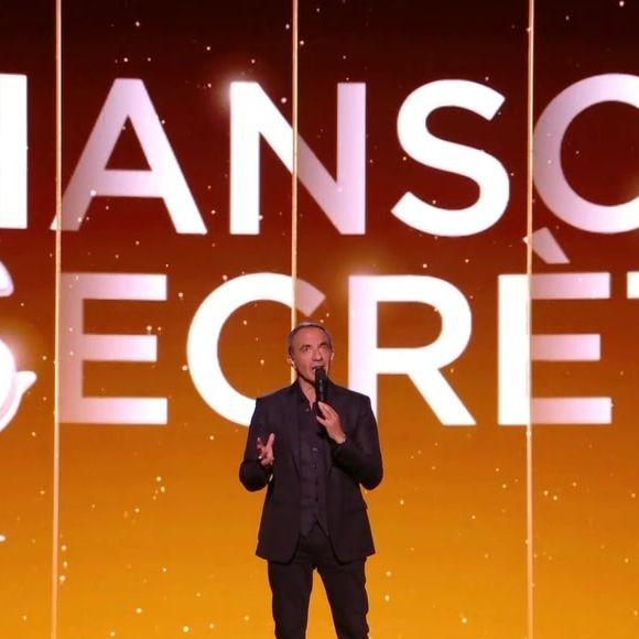 Nikos Aliagas aux commandes de "La chanson secrète" sur TF1.