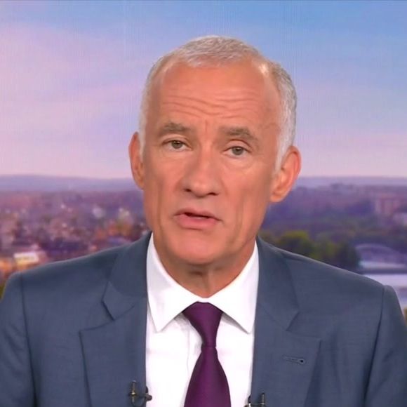 Gilles Bouleau aux commandes du "20 Heures" de TF1.