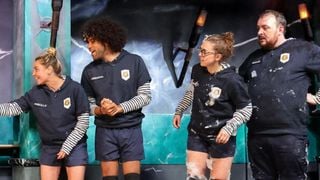 "Ça fait 3 mois et j’ai encore la cicatrice" : Ana Godefroy et Moguiz publient des photos de leurs blessures sur "Fort Boyard"