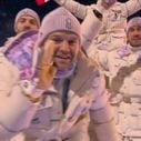 "Mettre un peu de fun et rigoler" : Un athlète français chute délibérément pendant la cérémonie d'ouverture des JO d'hiver 2026