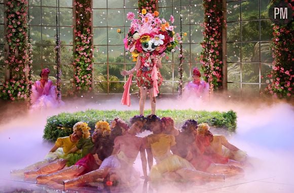 Le Bouquet sur la scène de "Mask Singer" 2026.