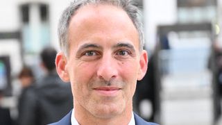 "Vidéo truquée impliquant ma compagne Léa Salamé" : Raphaël Glucksmann affirme être victime d’une "opération russe de déstabilisation"