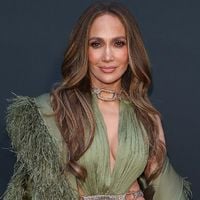 Netflix : Cette comédie romantique avec Jennifer Lopez et une star de "Ted Lasso" se classe numéro un dans 76 pays