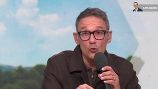 "Il a pris les costumes mais il ne les payent pas" : Julien Courbet appelle en direct dans "Ça peut vous arriver" sur M6... une ex-queen de "Drag Race France"