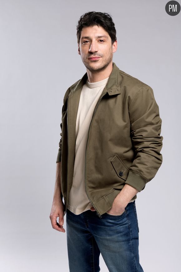 Jordi Le Bolloc'h, fils de Yvan Le Bolloc'h, jouera Ludovic Beauvois, le capitaine de police de  "Tout pour la lumière" sur TF1 et Netflix