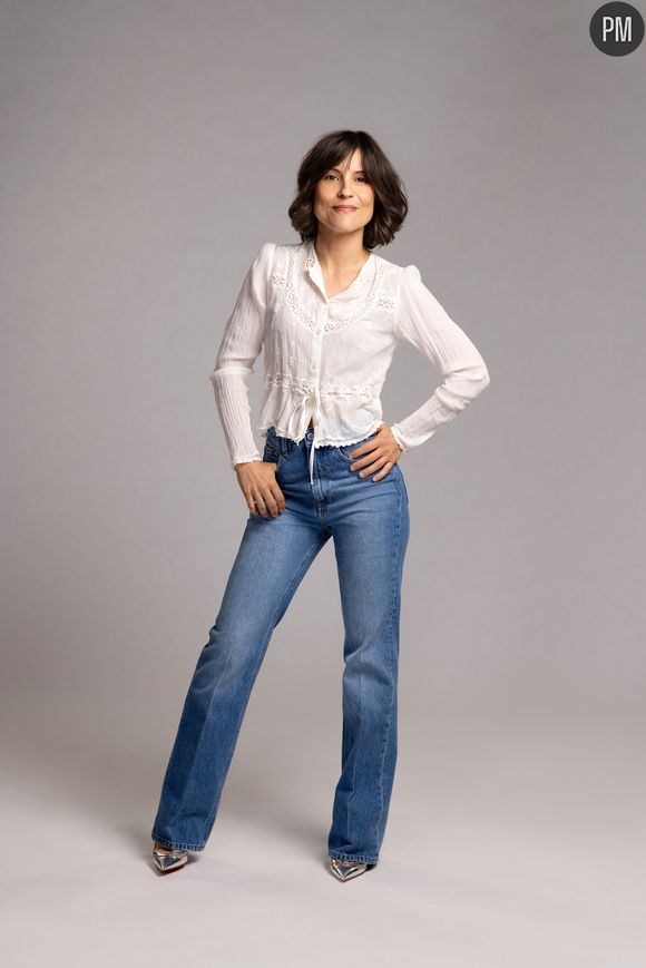 Flore Bonaventura jouera Iris Boissier, souvent médiatrices au sein du Studio Lumière et à la coloc. Nutritionniste dans une ONG depuis dix ans, pour Iris le chant est une manière de réinventer son histoire.