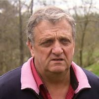 "Je vais me foutre dehors toute seule" :  En larmes, une prétendante de Laurent ("L'amour est dans le pré 2025") abandonne et quitte la ferme