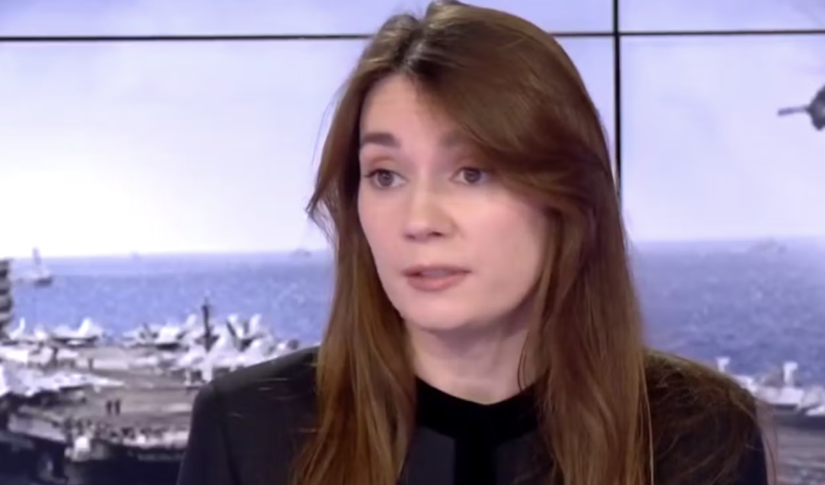 "Une menace particulièrement grave pour l'ordre public" : Xenia Fedorova, chroniqueuse pro-russe de CNews, visée par une mesure d'expulsion