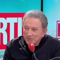 "C'est mon retour en prime time" : À 82 ans, Michel Drucker décroche une nouvelle émission sur France Télévisions