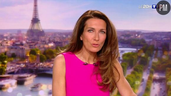 Anne-Claire Coudray aux commandes du journal de TF1 hier soir.