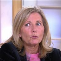 "Il faut s'en aller vite" : Claire Chazal réagit dans "C à vous" au départ d'Anne-Sophie Lapix du "20 Heures" de France 2