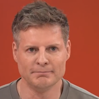 "On n’est pas amis, on est collaborateurs" : Matthieu Delormeau évoque son statut particulier dans "Tout beau, tout neuf" de Cyril Hanouna