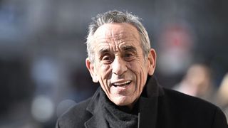 "Il a cassé les codes et rendu nos samedis soirs vivants" : Léa Salamé, Arthur, Karine Le Marchand, Cyril Hanouna... Le monde de la télévision rend hommage à Thierry Ardisson