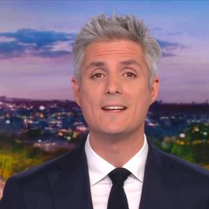 Jean-Baptiste Boursier aux commandes du "20 Heures" de TF1 hier soir.