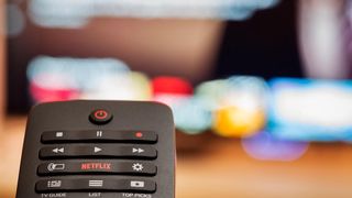 "Une coupure de quelques minutes" : Toutes les chaînes de télévision vont s'interrompre dans la nuit du 5 au 6 juin pour mettre en place la nouvelle numérotation de la TNT