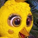 "Mask Singer 2026" : On a démasqué le poussin… il s’agit d’une star de l’Eurovision