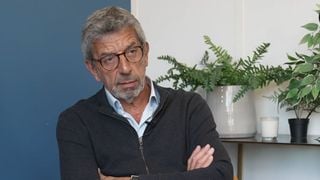 "Ils vont tous venir s'expliquer devant un juge" : Pourquoi Michel Cymes porte plainte au pénal contre C8 et Europe 1 après les insultes de Cyril Hanouna