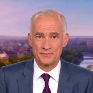 Gilles Bouleau aux commandes du "20 Heures" de TF1.