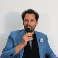 "M6 a fait une erreur de titrage" : Éric Antoine répond à ceux qui reprochent un nombre trop élevé d'artistes étrangers dans "La France a un incroyable talent" sur M6