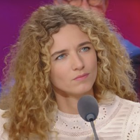 "Inutile de jouer les martyrs de la liberté d'expression" : En pleine crise interne, l'avocate Julia Courvoisier annonce arrêter sa chronique chez "Marianne", la directrice de la rédaction Ève Szeftel répond