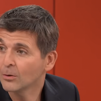 "Arrêtons de faire de ce monsieur l’arbitre des élégances" : Thomas Sotto agacé par le battage autour de Pascal Praud et le manque de nuance de CNews