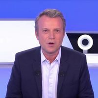 Après son départ de "C dans l'air" après 15 saisons, Axel de Tarlé rebondit sur Public Sénat