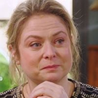 "Je suis en train de faire ce sketch et personne ne rit" : L'humoriste Constance revient sur son bide dans "On n'demande qu'à en rire" et sa première dépression