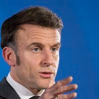 "Un 1er avril, cela aurait pu être drôle" : L'Élysée contredit "Blast" qui affirme qu'Emmanuel Macron voudrait acheter la voiture de James Bond, le média maintient ses informations