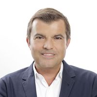 Gérald-Brice Viret remplace Franck Appietto qui a démissionné de la présidence de CStar et impose une nouvelle couverture à la rédaction de "Télé-Loisirs"