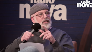 Radio Nova prend ses distances avec un sketch sur Vincent Bolloré et Bernard Arnault