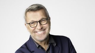 "Chez Ruquier" : T18 change l'horaire du talk-show de Laurent Ruquier et prolonge l'émission de 30 minutes à la rentrée
