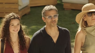 "Demain nous appartient" a-t-elle plagié "The White Lotus" pour son intrigue estivale ? La production de la série de TF1 se défend