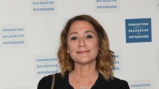 "Un grand bonheur de travailler avec Laury Thilleman" : Daniela Lumbroso défend l'animatrice après les violentes attaques de Cyril Hanouna