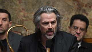 "L’Arcom confirme que CNews est une honte" : L’institution rappelle encore à l’ordre la chaîne après ses propos contre LFI et Aymeric Caron