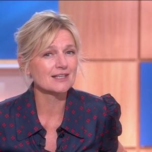 Anne-Elisabeth Lemoine aux commandes de "C à vous, la suite".