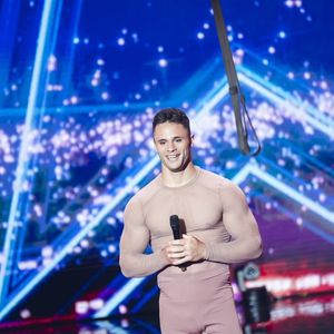 THOMAS ROCHELET (sangles aeriennes), finaliste de "La France a un incroyable talent".