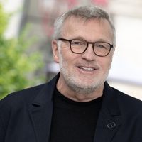 "Je ne fais pas confiance à la direction de France 2" : Laurent Ruquier révèle les vraies raisons qui le poussent à refuser de participer à "Quelle époque !" avec Léa Salamé