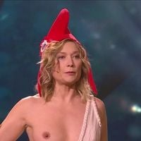 "C’est carrément un miracle votre présence ici" : Aux Molières 2025, Caroline Vigneaux interpelle Rachida Dati sur les coupes budgétaires imposées à la culture