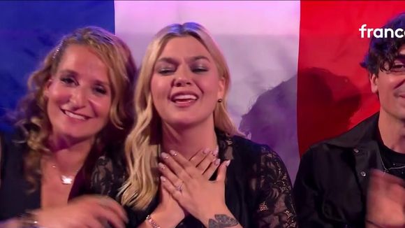 Louane interprète "Maman" sa chanson pour l'Eurovision 2025