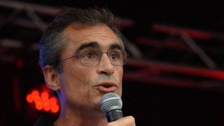"Une offre alternative à 'C ce soir' de Karim Rissouli sur France 5" : Matthieu Croissandeau recrute Raphaël Enthoven pour sa nouvelle émission sur T18