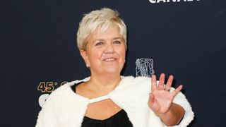 "Les Enfoirés 2026" : Pourquoi Mimie Mathy est-elle absente cette année ?