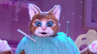 “Mask Singer” 2025 : On a déjà démasqué “Le Chaton”… Il s’agit d’une célèbre animatrice des années 2000