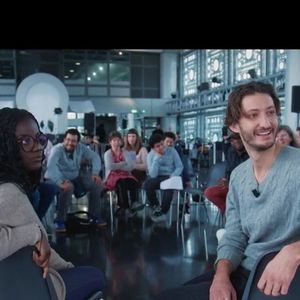 Pierre Niney dans "Les rencontres du papotin" hier sur France 2.