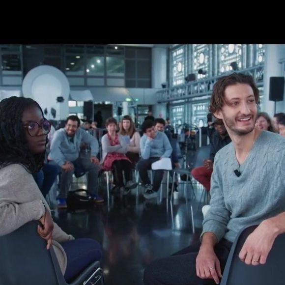 Pierre Niney dans "Les rencontres du papotin" hier sur France 2.