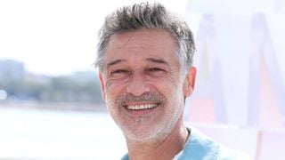 "Il n'a fait que se protéger" : Accusé de violences sur sa compagne et écarté du tournage d'"Ici tout commence", Stéphane Blancafort invoque la "légitime défense"