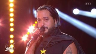 "Il a un goût particulier celui-là" : En larmes, Slimane, sacré aux "NRJ Music Awards" 2024 sur TF1, prend la parole pour la première fois depuis qu'il fait l'objet d'une plainte