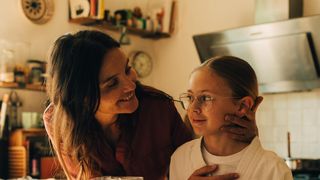 Le téléfilm "Harceleur" avec Virginie Ledoyen sur France 2, "Wanted : Attrape-moi si tu peux !" sur M6, "Meurtres à Épinal" avec Patrick Sabatier sur France 3... Les temps forts à la télévision du 17 au 23 octobre 2026