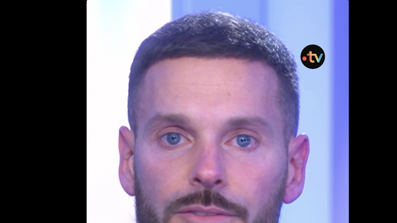 "Vous avez toujours été là" : M. Pokora, en larmes, adresse un message poignant à ses parents dans "C à vous"