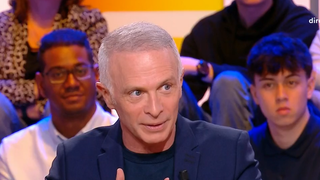 "Moins intéressant financièrement un CDI" : Samuel Étienne explique pourquoi il a cassé son contrat avec France Télévisions après 17 saisons